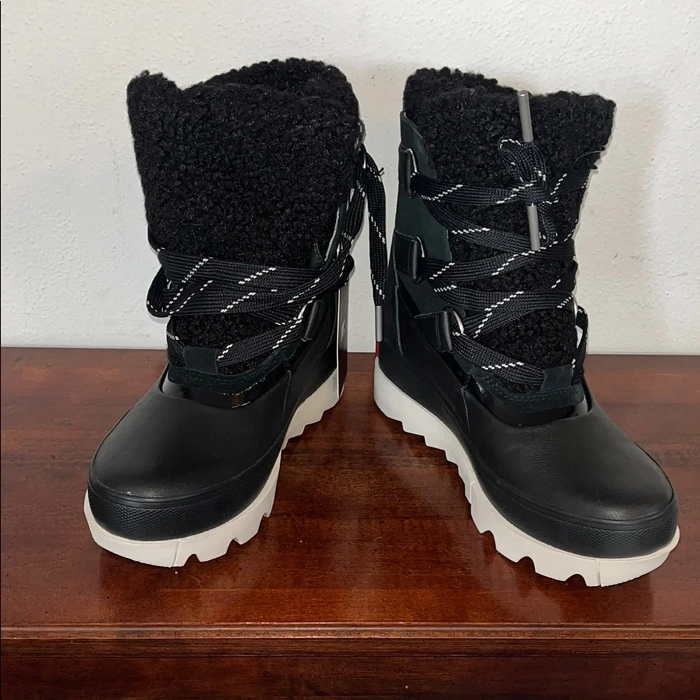 Women's Sorel Joan of Artic Black and White Winter Boots 7.5 NWT - Picture 2 of 11
